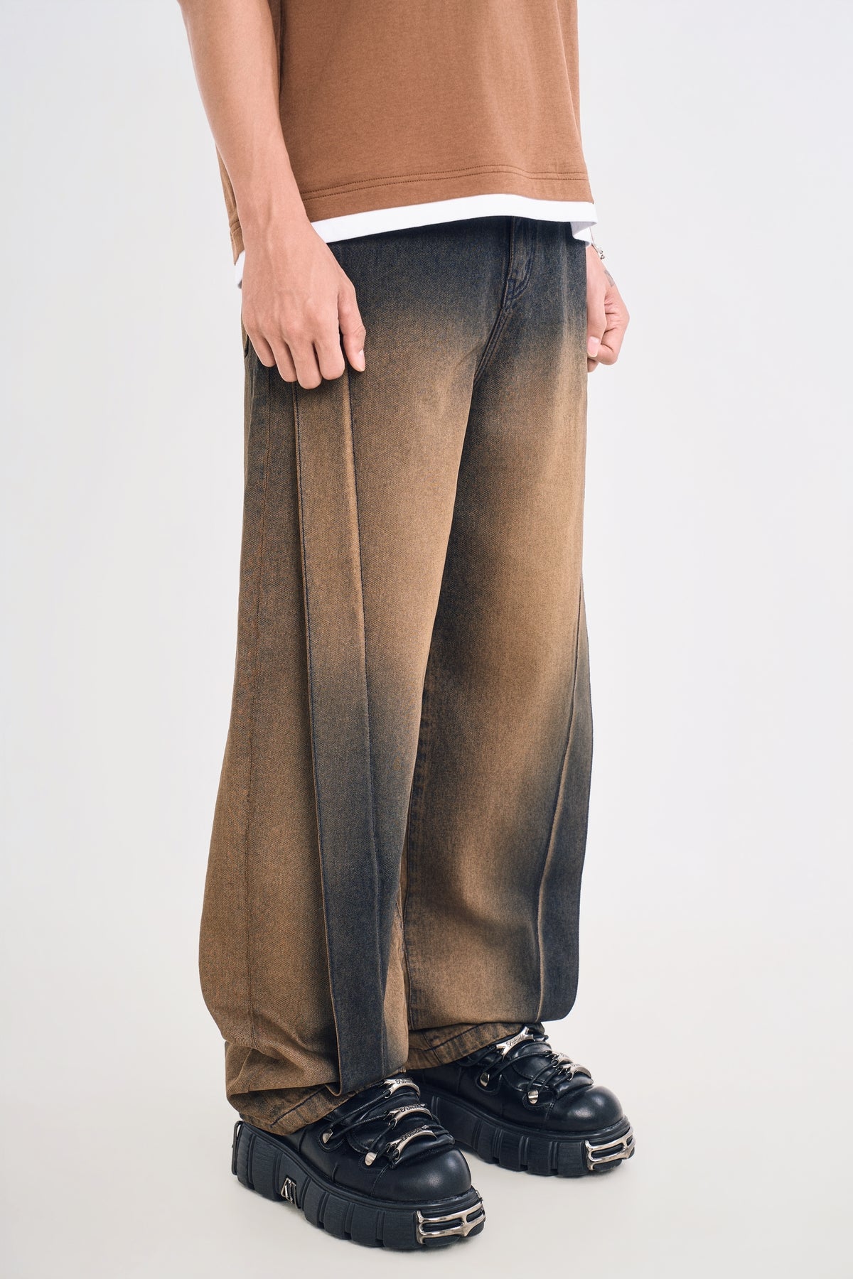 Quần Jeans Nam Ống Cong Hiệu Ứng Chuyển Màu