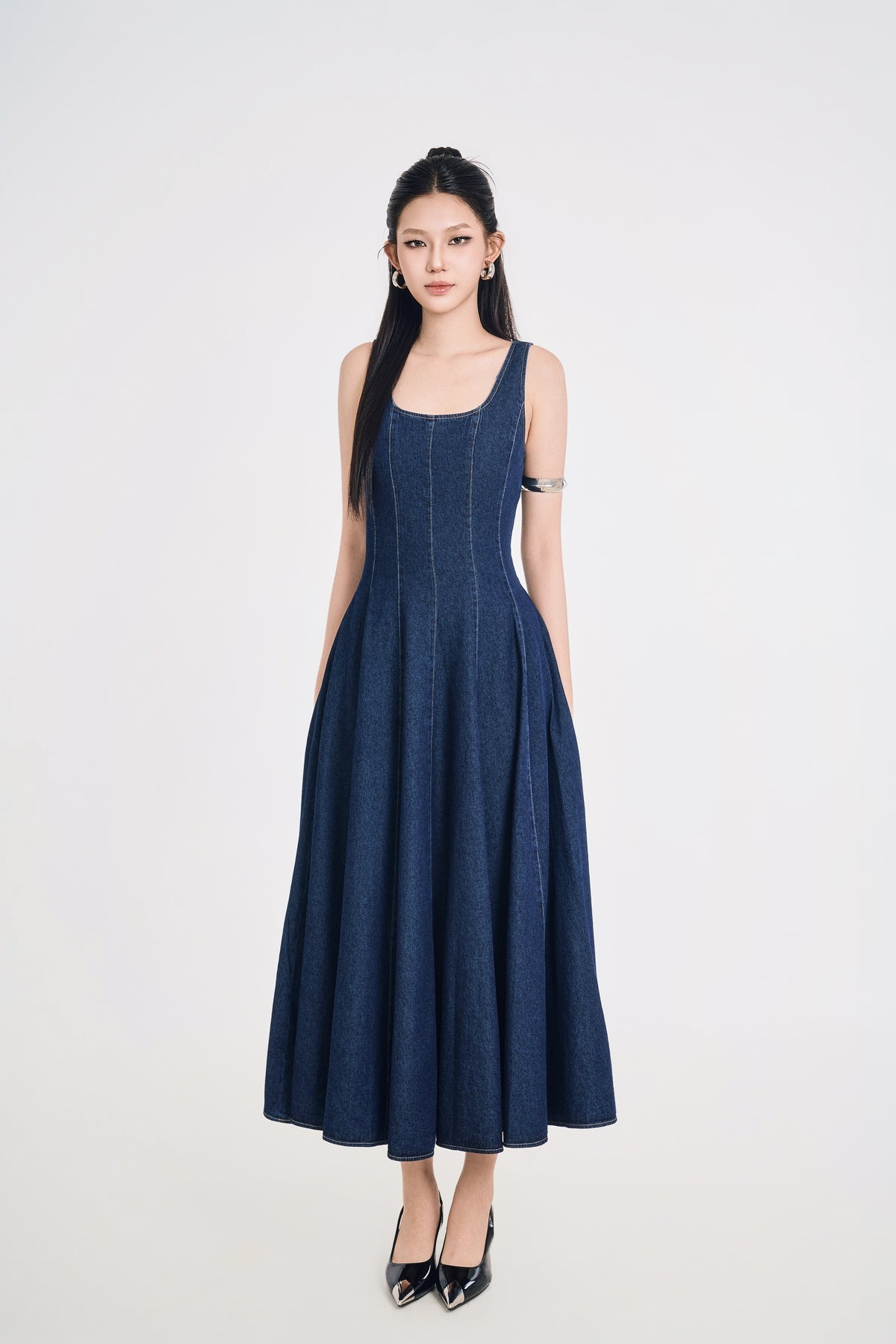 Đầm Denim Nữ Cổ Vuông Dáng Xòe Xanh Chàm Đậm