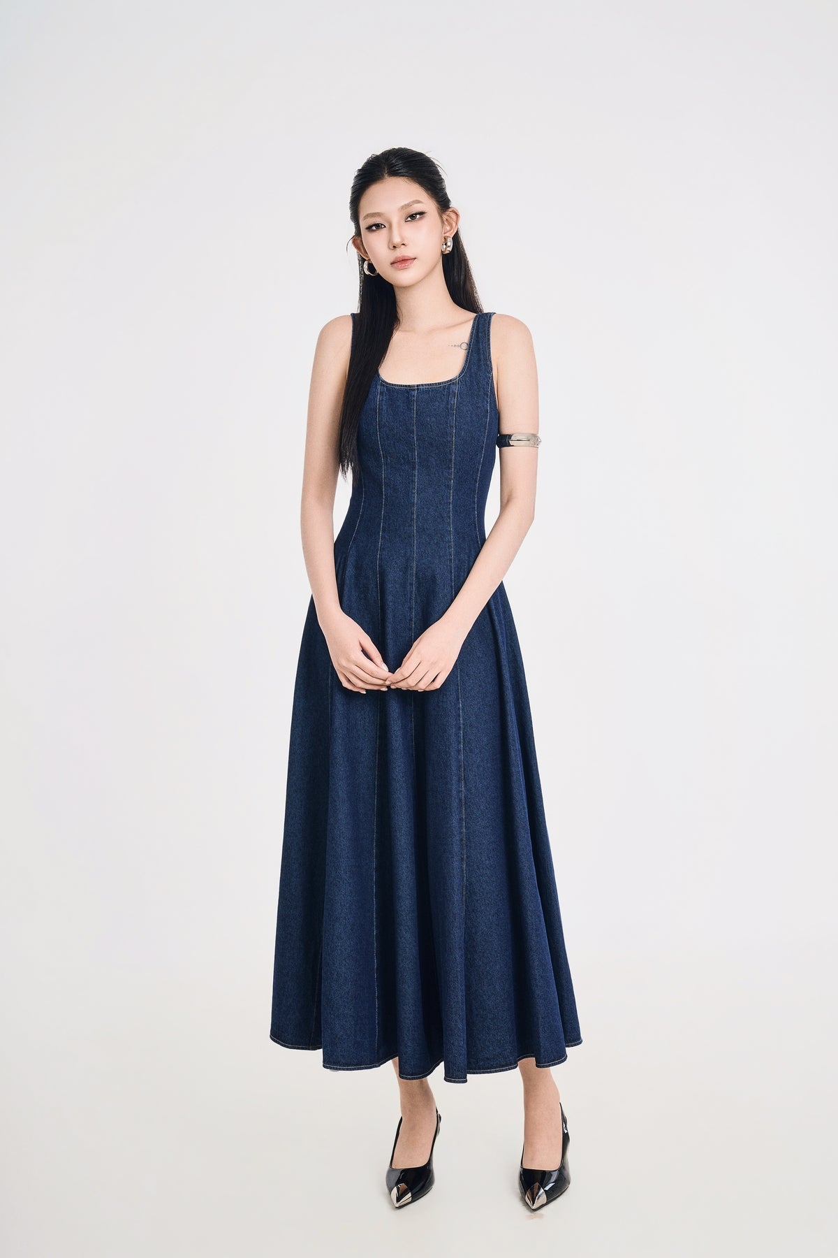 Đầm Denim Nữ Cổ Vuông Dáng Xòe Xanh Chàm Đậm