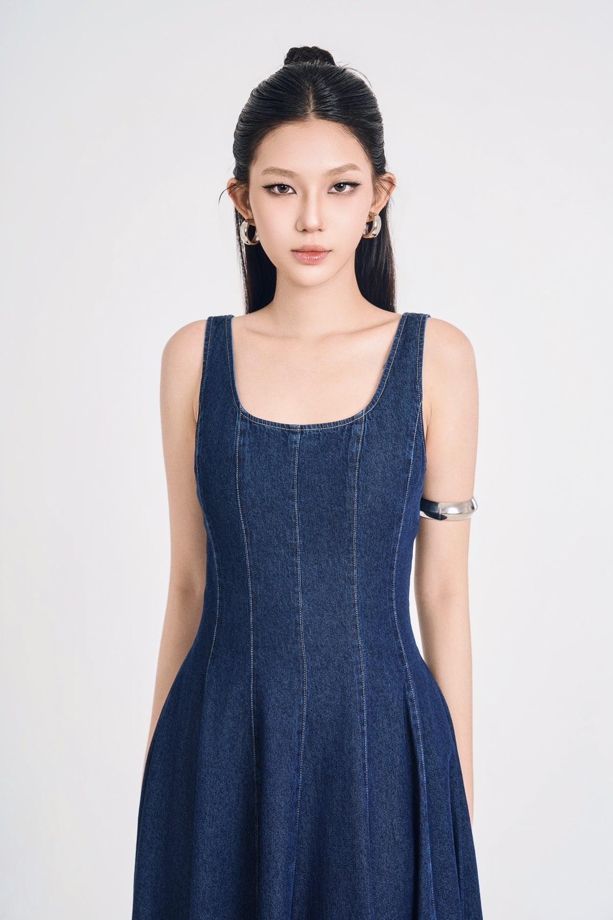 Đầm Denim Nữ Cổ Vuông Dáng Xòe Xanh Chàm Đậm