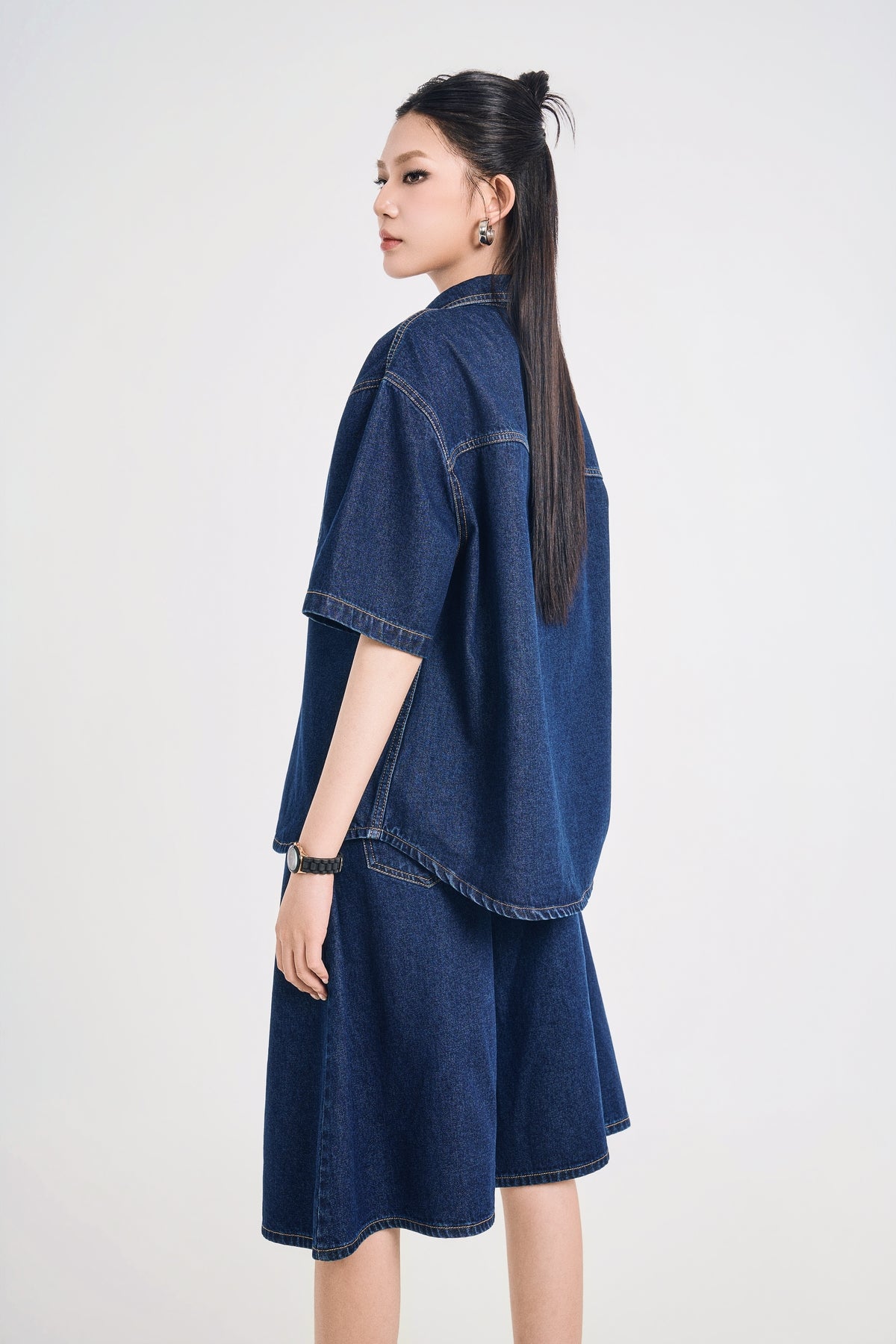 Quần Ngố Jeans Nữ Ống Rộng Xếp Ly