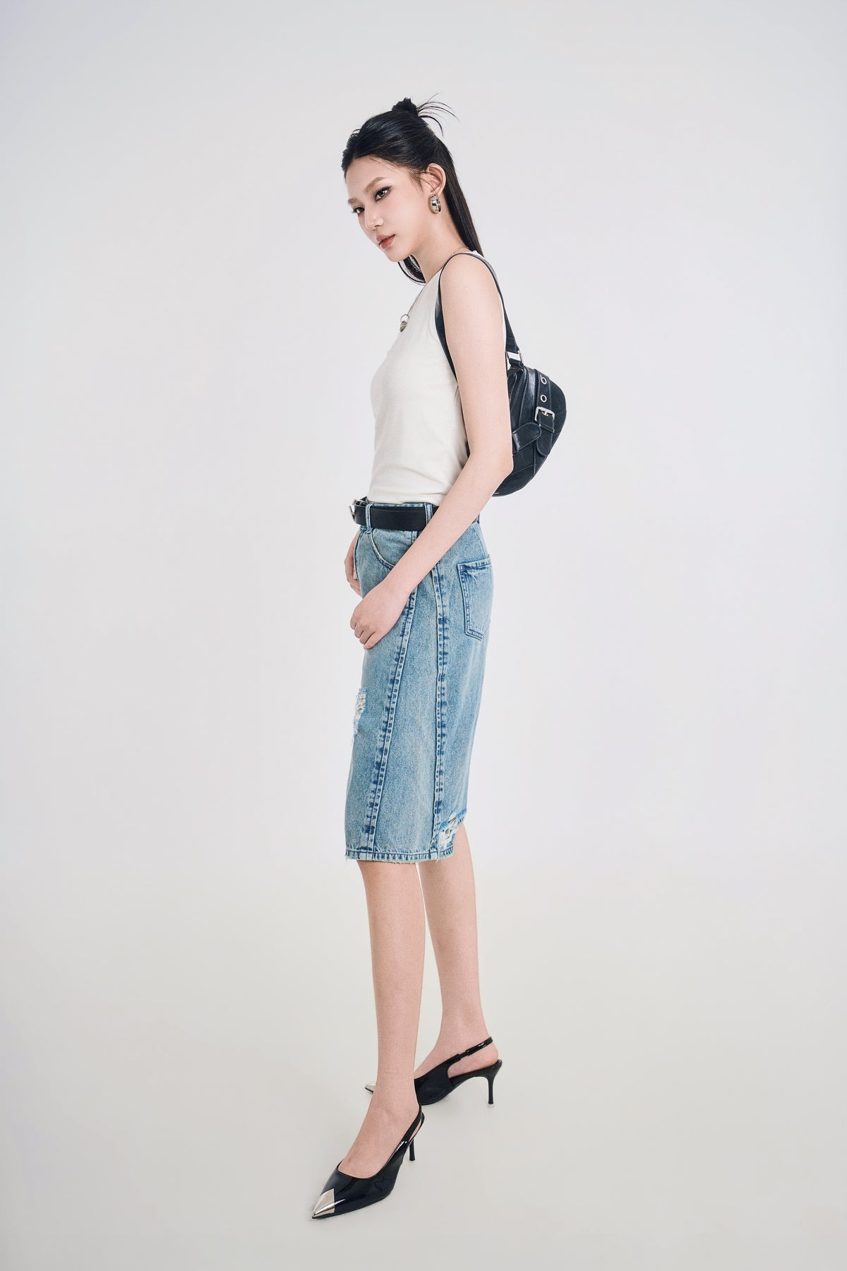 Quần Ngố Jeans Nữ Ống Rộng Rách Nhẹ