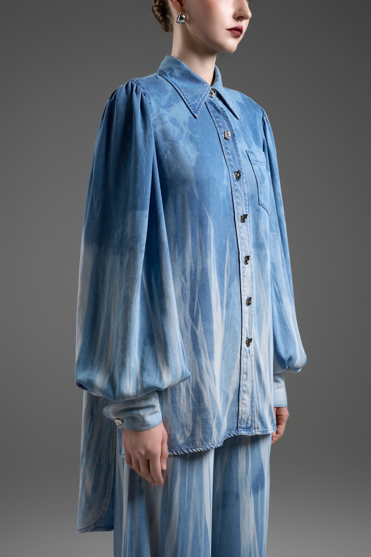 Áo Sơ Mi Denim Nữ Oversize Tay Bồng Hiệu Ứng Xoắn