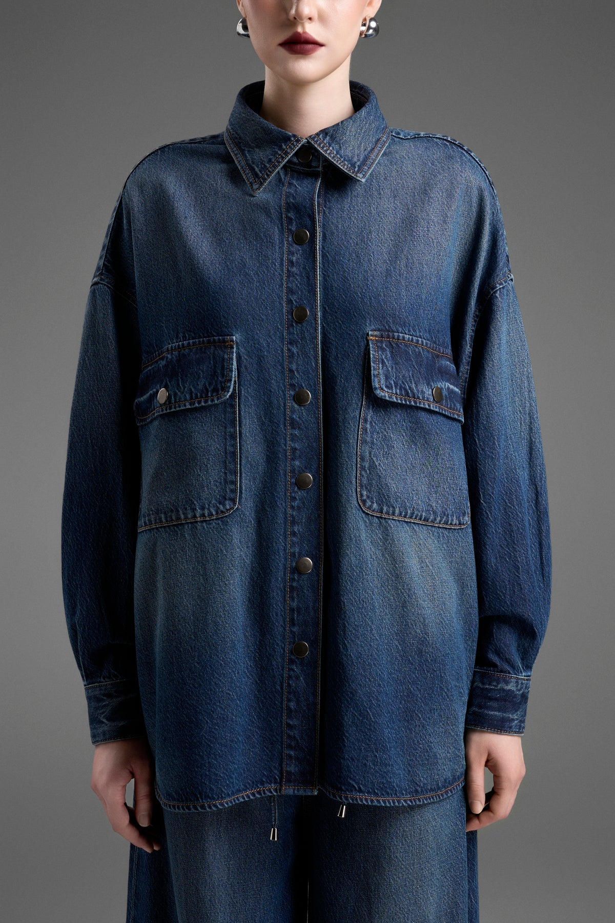 Áo Sơ Mi Denim Nữ Dáng Rộng Túi Hộp Xanh Rêu