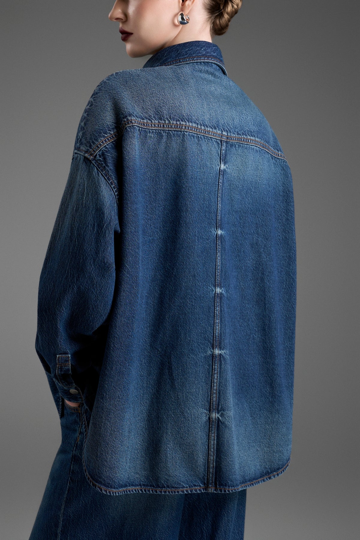 Áo Sơ Mi Denim Nữ Dáng Rộng Túi Hộp Xanh Rêu