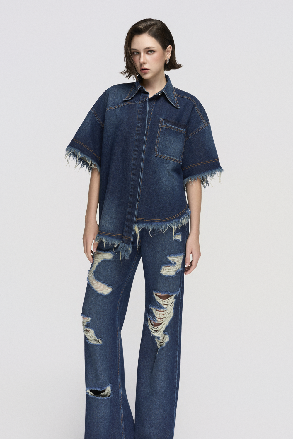 Quần Jeans Nữ Ống Rộng Gấu Tua Rua Xanh Chàm Đậm