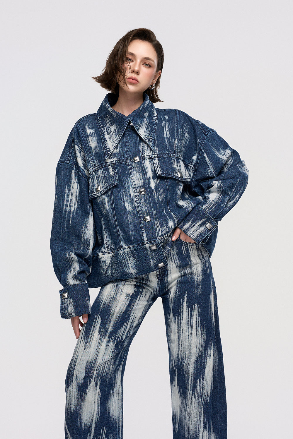 Áo Khoác Denim Nữ Dáng Trucker Hiệu Ứng Vệt Dọc