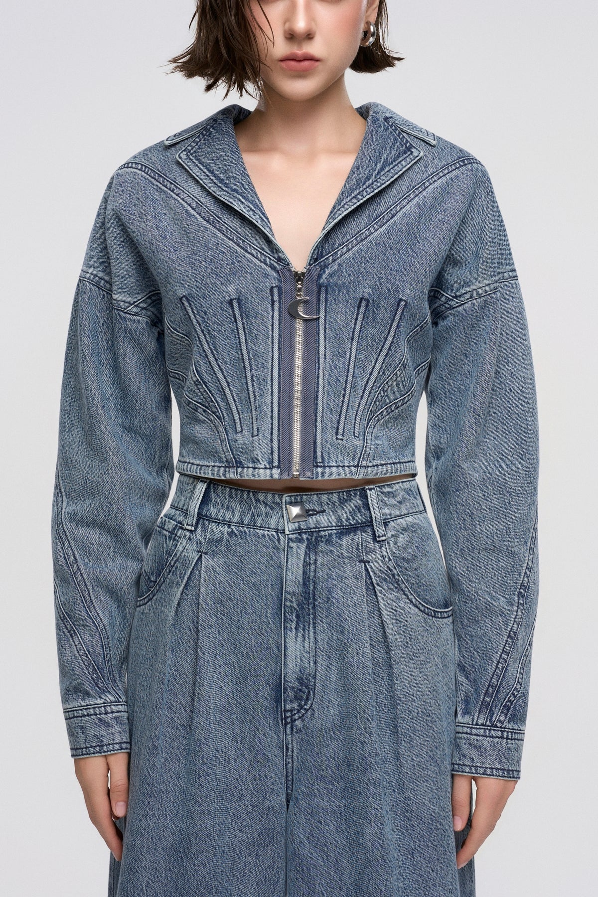 Áo Sơ Mi Denim Nữ Cổ Hai Ve Khóa Đồng Giặt Loang