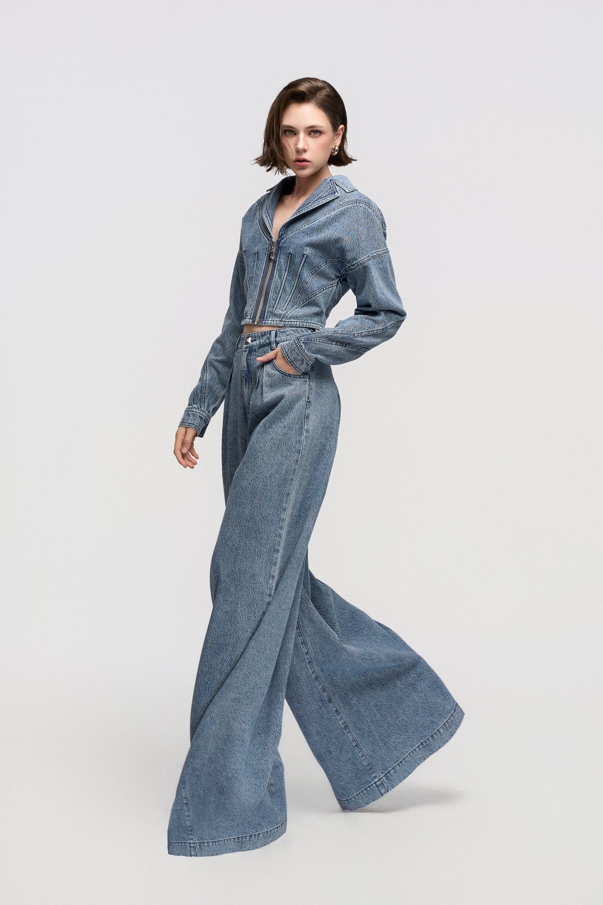 Quần Jeans Nữ Xếp Ly Ống Rộng Giặt Loang