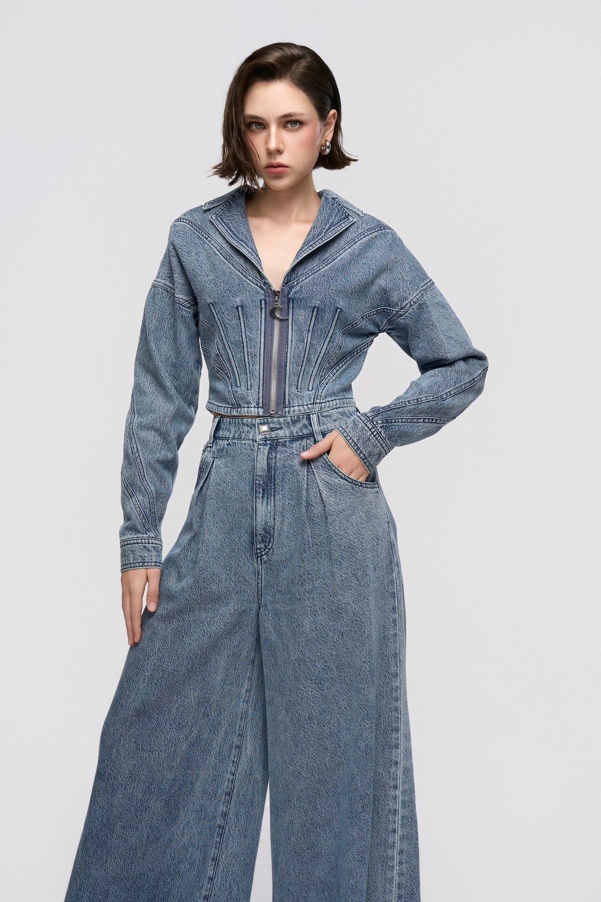 Quần Jeans Nữ Xếp Ly Ống Rộng Giặt Loang