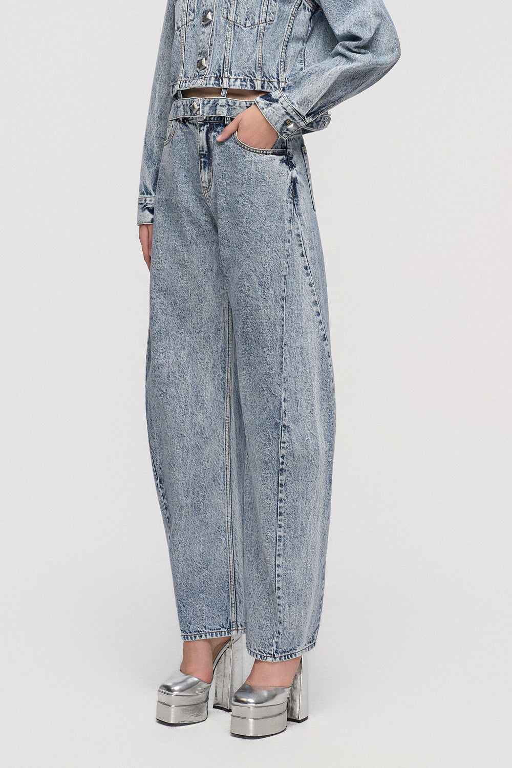 Quần Jeans Nữ Ống Rộng Hiệu Ứng Giặt Mài
