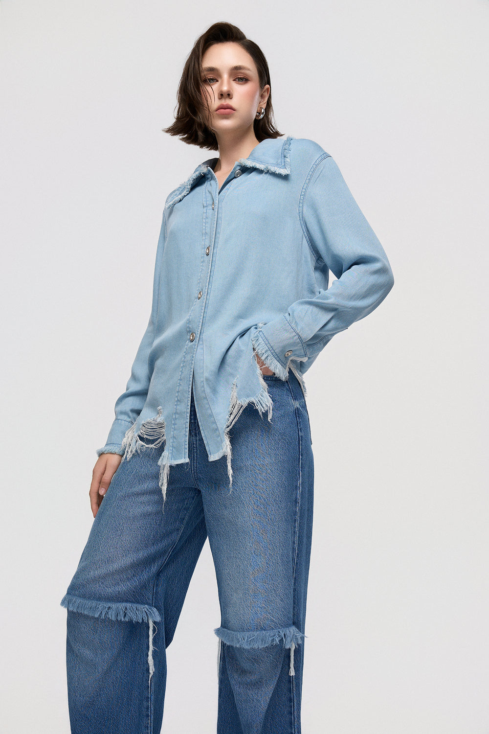 Áo Sơ Mi Denim Nữ Gấu Tua Rua Giặt Enzyme